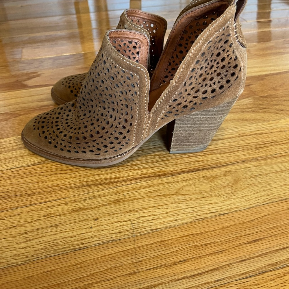 Jeffrey Campbell Booties, Like New! - image 4